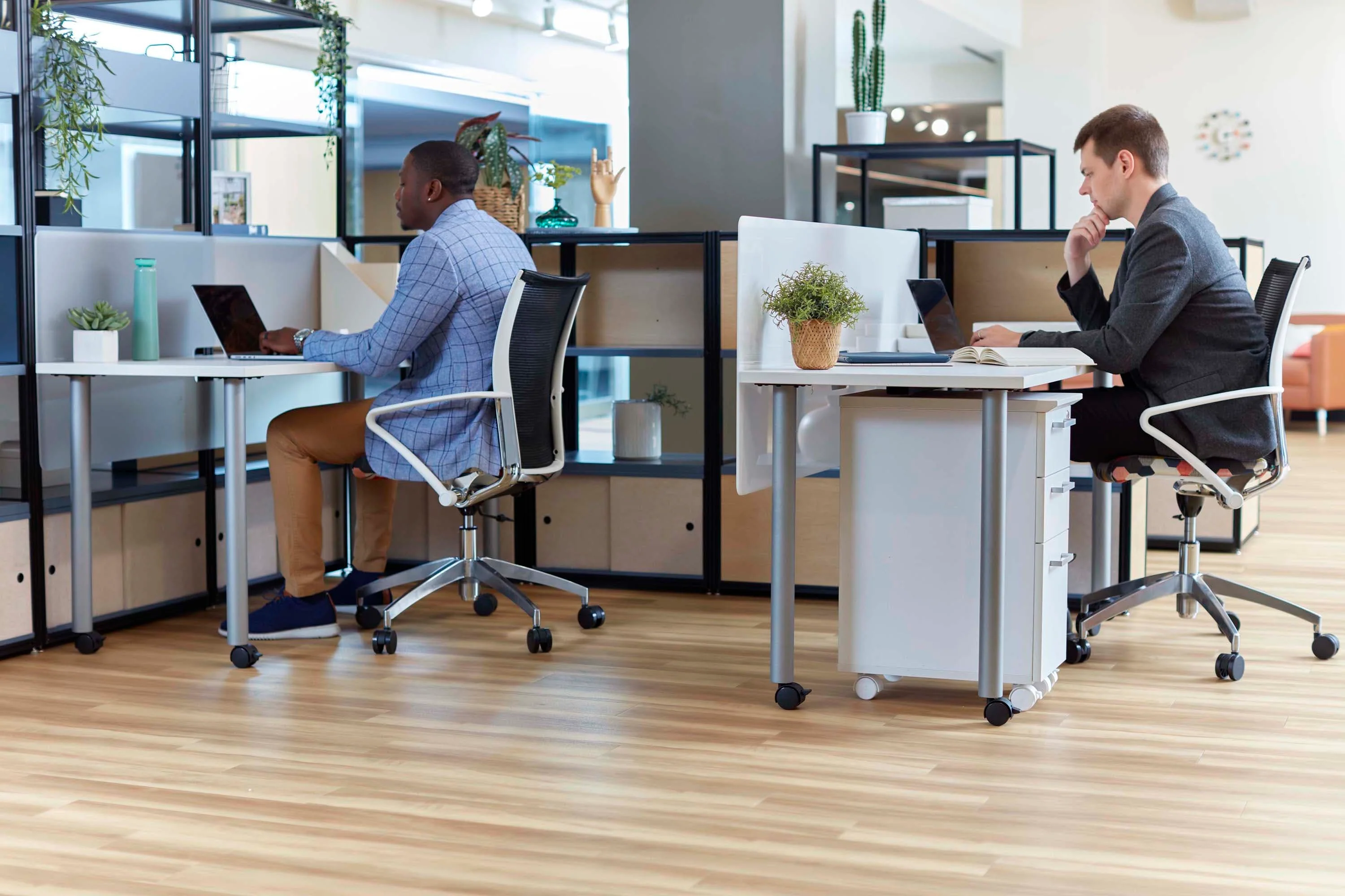 Safco Desktop Privacy & Wellness Panel - 47.5"W x 23.5"H [7516] - Image 4